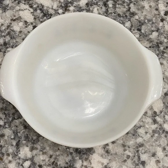 VTG ANCHOR HOCKING FIRE KING MILK GLASS 437 1.5 QUART CANDLE GLOW CASSEROLE DISH - Picture 3 of 8